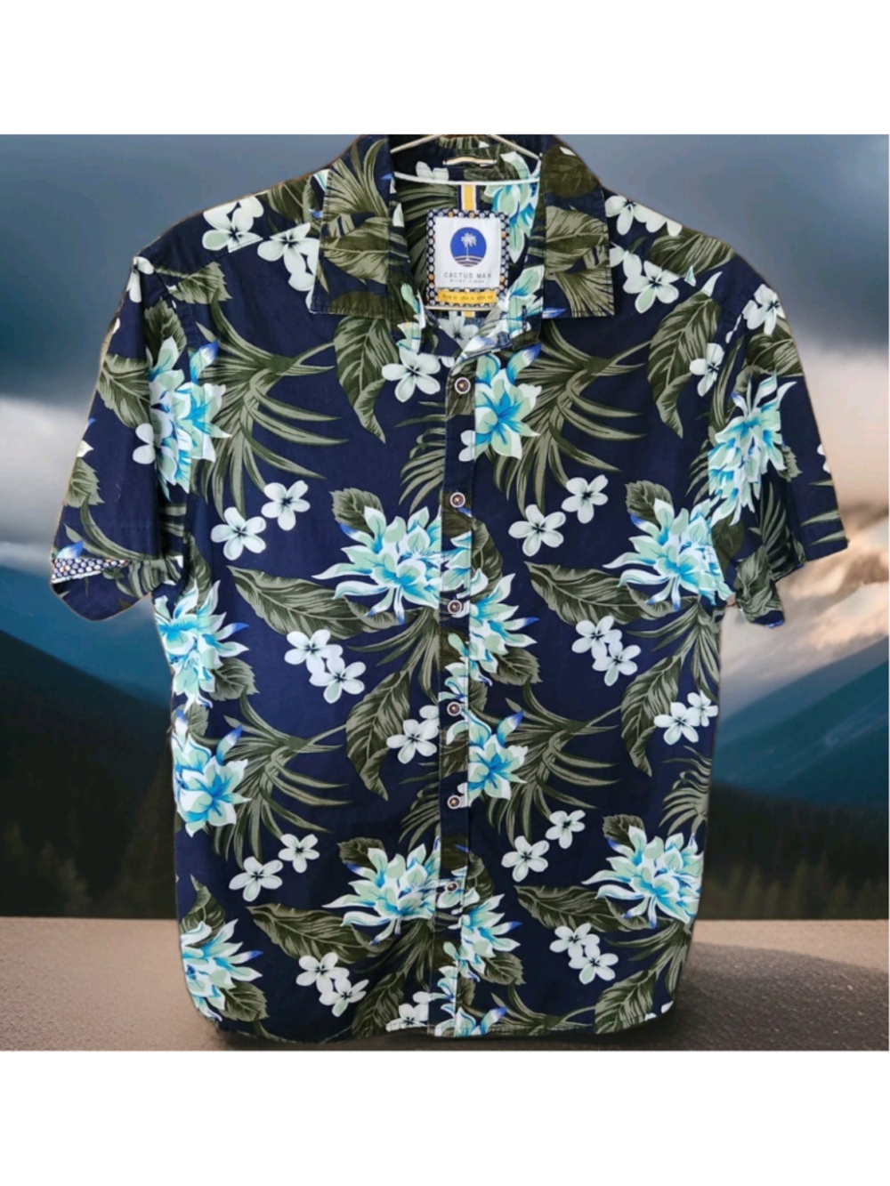 Cactus Man Ricky Singh Mens Hawaiian Shirt Medium Button Up Short Sleeves Floral